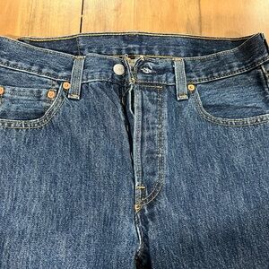 Levi’s Men’s 501 Original Button Fly Jeans, Size 30x32, Lighter Wash